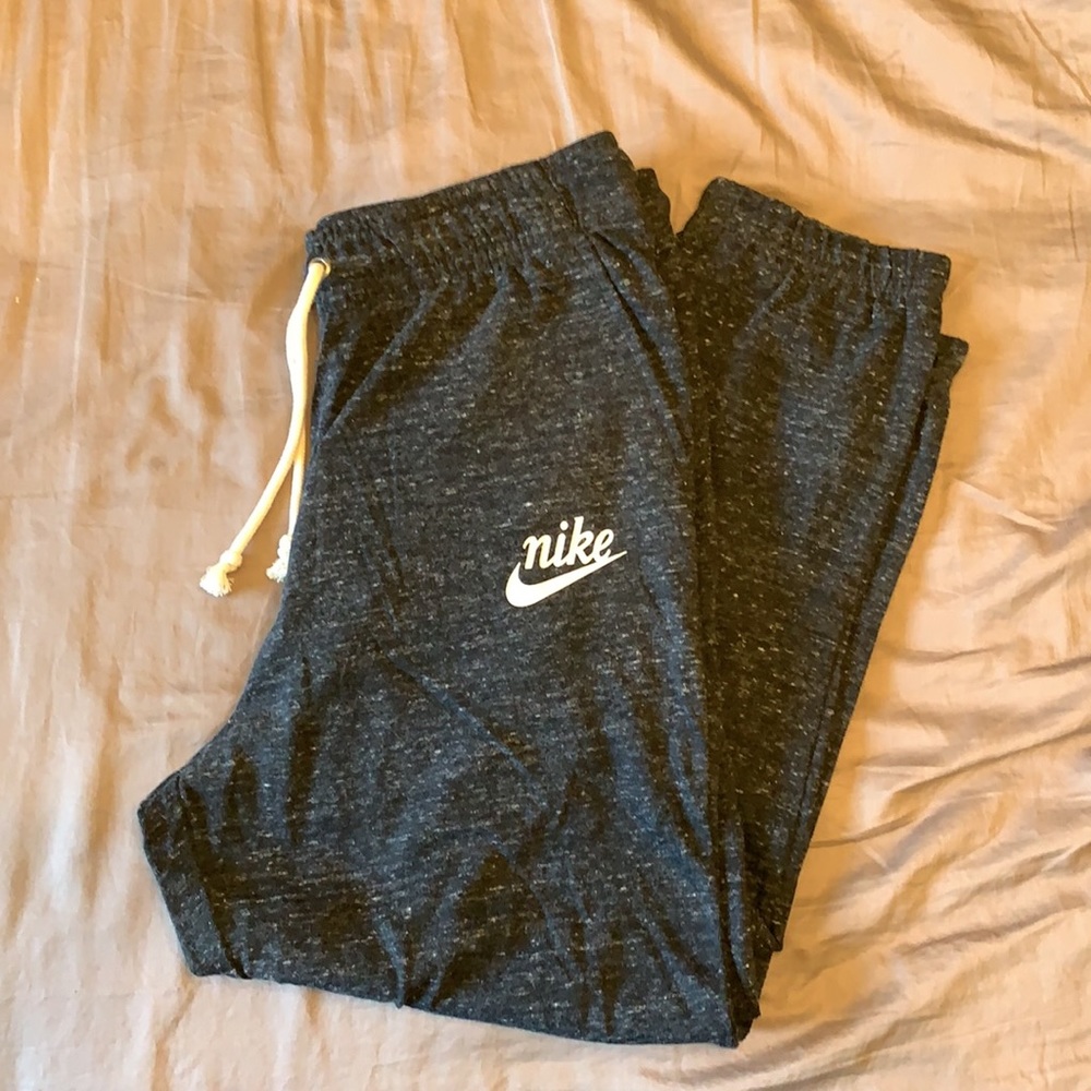 NWT Nike heathered gray sweat pants
